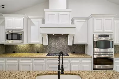 14 Woodglade Way, Tomball, TX 77375 - Photo 18