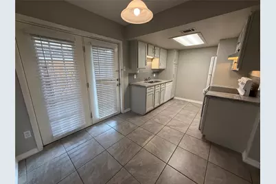 8730 Glen Meadow Lane, Beaumont, TX 77706 - Photo 10
