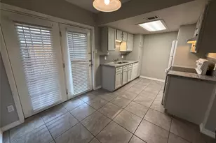 8730 Glen Meadow Ln, Beaumont, TX 77706 - Photo 10