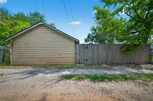 4106 Ursuline St, Galveston, TX 77550 - Photo 38