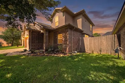 2716 Sunshade Court, Pearland, TX 77584 - Photo 2