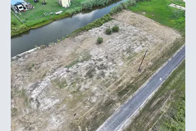 1108 Pennington Street, Gilchrist, TX 77617 - Photo 4