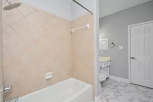 1016 Studer St, Houston, TX 77007 - Photo 10