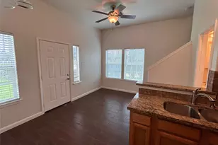 6837 Larkstone St, Houston, TX 77028 - Photo 4