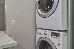 11711 Memorial Dr, Houston, TX 77024 - Photo 16