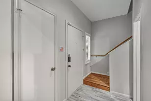 11711 Memorial Dr, Houston, TX 77024 - Photo 4