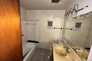 7001 Finch St, Houston, TX 77028 - Photo 10