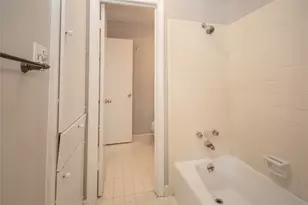 12641 Huntingwick Dr, Houston, TX 77024 - Photo 16