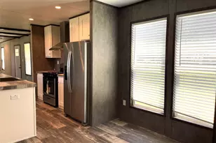 322 E College St, Fairfield, TX 75840 - Photo 16