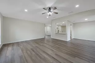 2792 Forest Point Dr, League City, TX 77573 - Photo 8