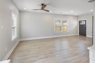 5036 Mallow St, Houston, TX 77033 - Photo 14