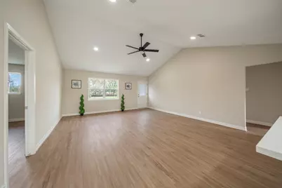 355 Windsor Square, Alvin, TX 77511 - Photo 4