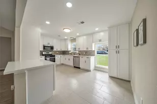 355 Windsor Square, Alvin, TX 77511 - Photo 10