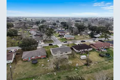 355 Windsor Square, Alvin, TX 77511 - Photo 32