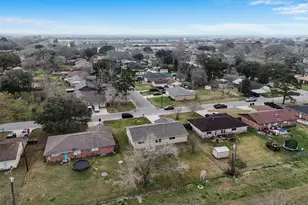 355 Windsor Square, Alvin, TX 77511 - Photo 32