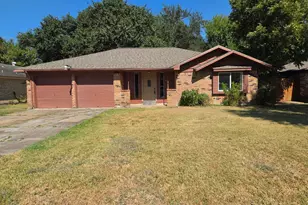 2010 Redwood St, Kemah, TX 77565 - Photo 1