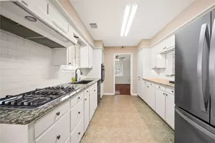 12502 Queensbury Ln, Houston, TX 77024 - Photo 8