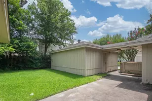 12502 Queensbury Ln, Houston, TX 77024 - Photo 24