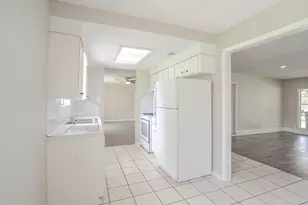 7219 Willowtex Dr, Houston, TX 77396 - Photo 10