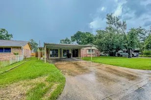 7219 Willowtex Dr, Houston, TX 77396 - Photo 2