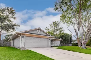 2410 Clear Ridge Dr, Houston, TX 77339 - Photo 2