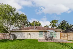 2410 Clear Ridge Dr, Houston, TX 77339 - Photo 12