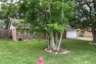 405 Oyster Creek Ct, Richwood, TX 77531 - Photo 2