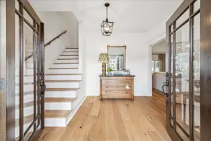 810 Silvergate Dr, Houston, TX 77079 - Photo 2