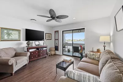 560 Pleasure Island Boulevard #222, Port Arthur, TX 77640 - Photo 4