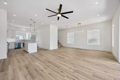 1034 W 17th St Street #C, Houston, TX 77008 - Photo 8