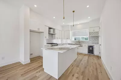 1034 W 17th St Street #C, Houston, TX 77008 - Photo 4