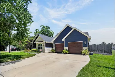 509 Texas St, Tomball, TX 77375 - Photo 2