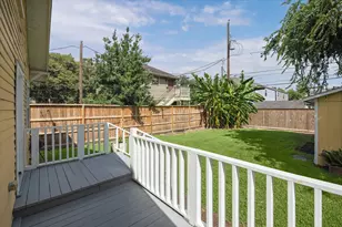 345 W 22nd St, Houston, TX 77008 - Photo 14