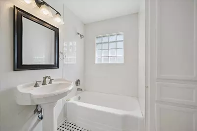 345 W 22nd Street, Houston, TX 77008 - Photo 8