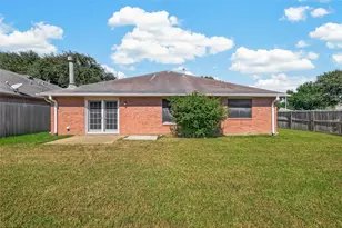9202 Desirable Dr, La Porte, TX 77571 - Photo 18
