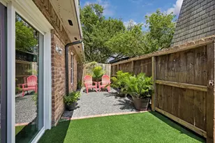 8939 Gaylord St, Houston, TX 77024 - Photo 18