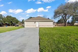 1740 6th St, Hempstead, TX 77445 - Photo 28