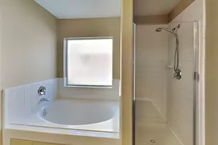 913 Almond St, Baytown, TX 77521 - Photo 16