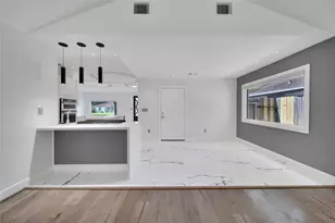 2206 Saxon Dr, Houston, TX 77018 - Photo 8
