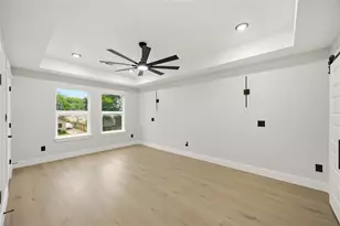 8013 Moon Beam St, Houston, TX 77088 - Photo 8