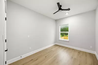 8013 Moon Beam Street #B, Houston, TX 77088 - Photo 16