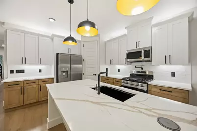 8013 Moon Beam Street #B, Houston, TX 77088 - Photo 6