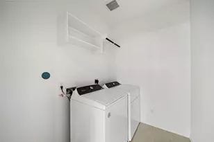 8508 Morning Melody Dr, Houston, TX 77063 - Photo 16