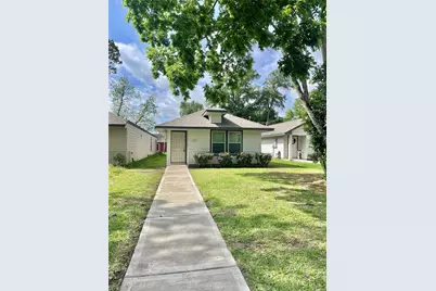 126 E Ash St, Angleton, TX 77515 - Photo 2