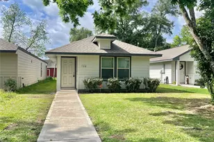126 E Ash St, Angleton, TX 77515 - Photo 2