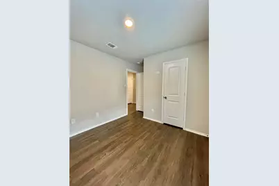 126 E Ash St, Angleton, TX 77515 - Photo 14