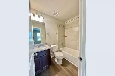 126 E Ash St, Angleton, TX 77515 - Photo 18