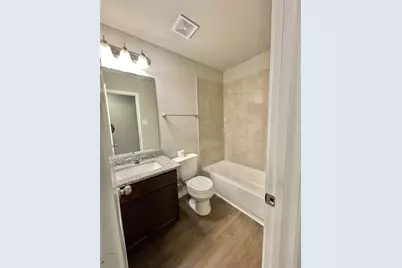 126 E Ash St, Angleton, TX 77515 - Photo 10
