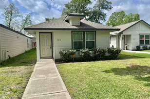 126 E Ash St, Angleton, TX 77515 - Photo 1