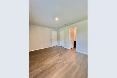 126 E Ash St, Angleton, TX 77515 - Photo 16